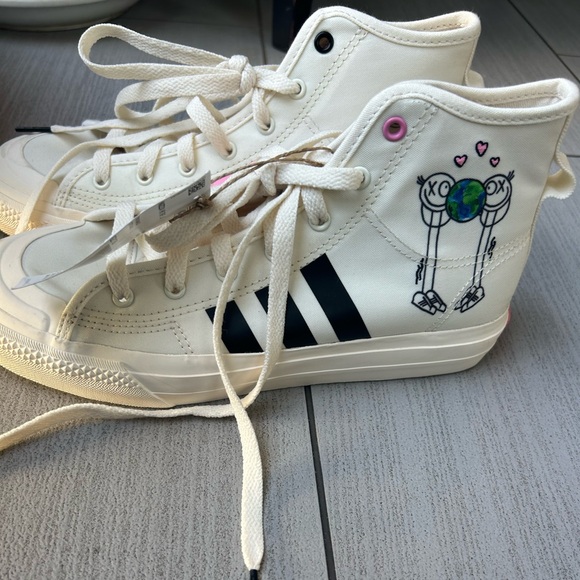 adidas Andr Saraiva x Nizza Hi RF 'The World Needs Love' women’s US size 6. - Picture 3 of 6